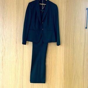 Elegant Hugo Boss Trouser Suit
